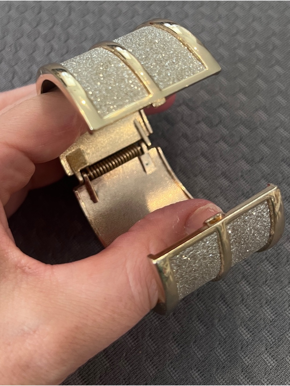 Gold Wide Shimmer Glitter Inlay Hinge Cuff Statement Bracelet Unbranded - Picture 6 of 11